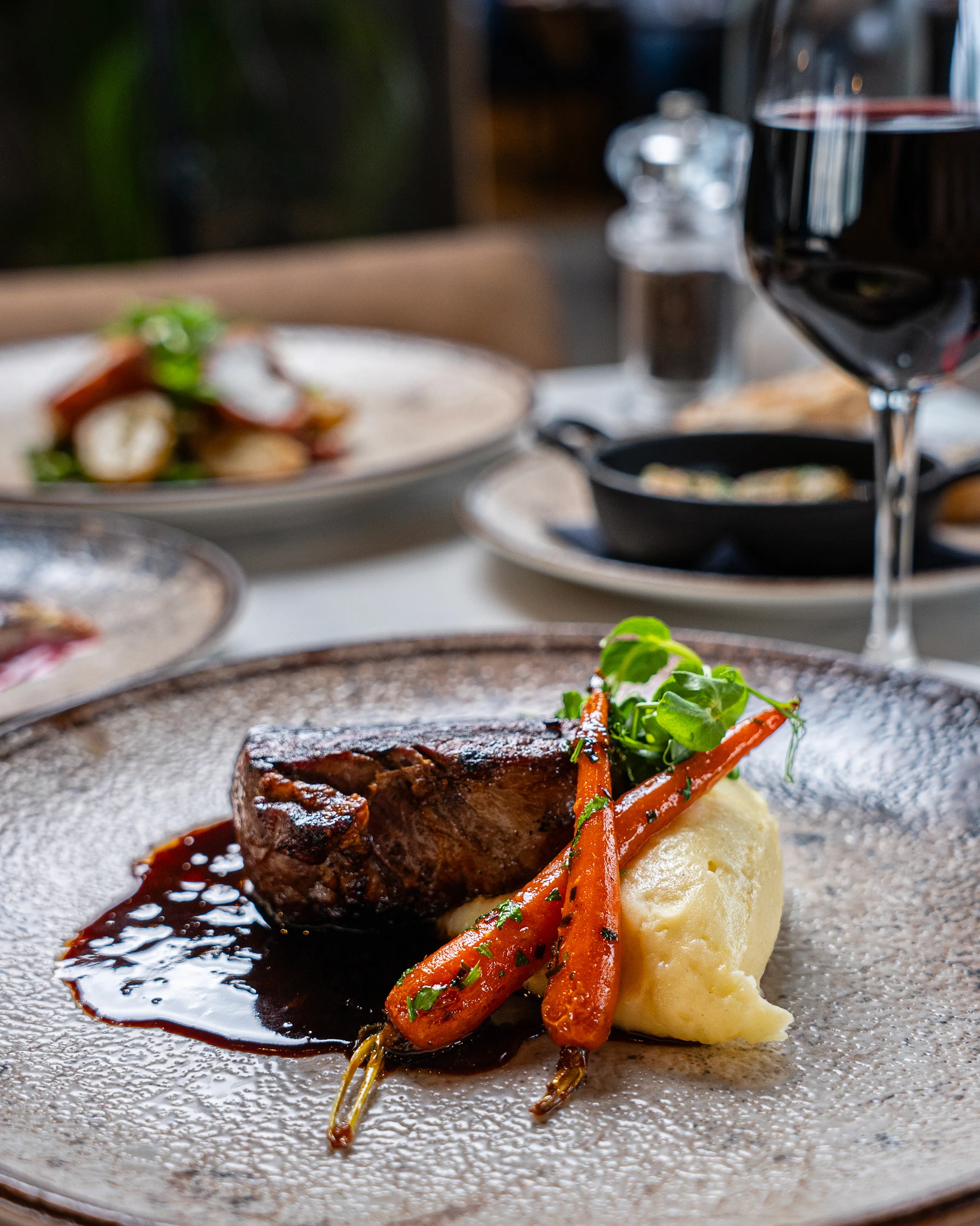 Hotels & Restaurants